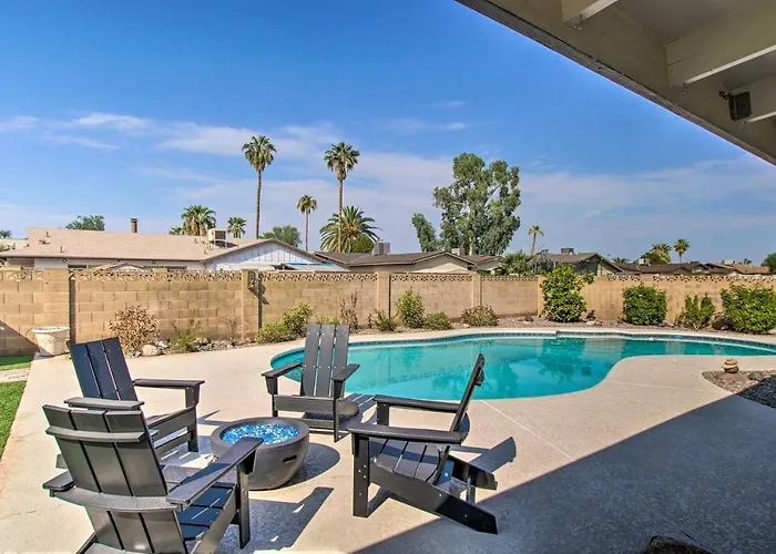 Holiday home Fire Pit, Heated Pool: Escape!